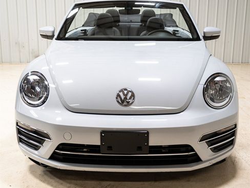 Used 2017 Volkswagen Beetle 1.8T SE image 9
