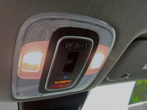 Used 2025 Hyundai Elantra SEL image 21