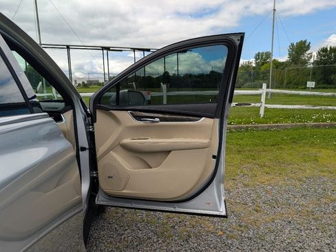 Used 2017 Cadillac XT5 FWD image 13