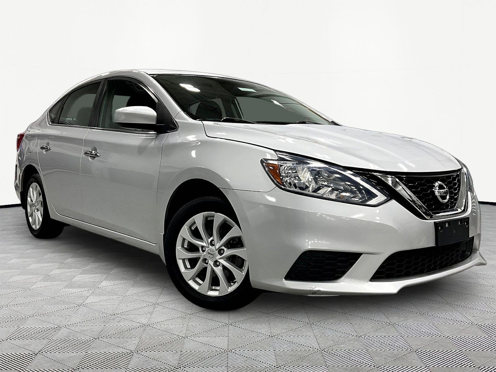 Used 2018 Nissan Sentra SV FWD image 3