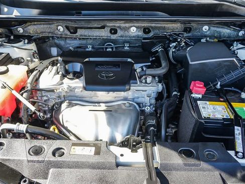 Used 2018 Toyota RAV4 LE w/ All Weather Liner Package image 29