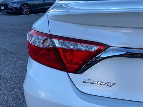 Used 2015 Toyota Camry XSE image 32