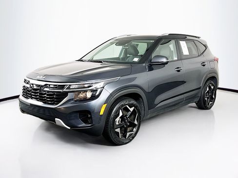 Used 2025 Kia Seltos S image 3