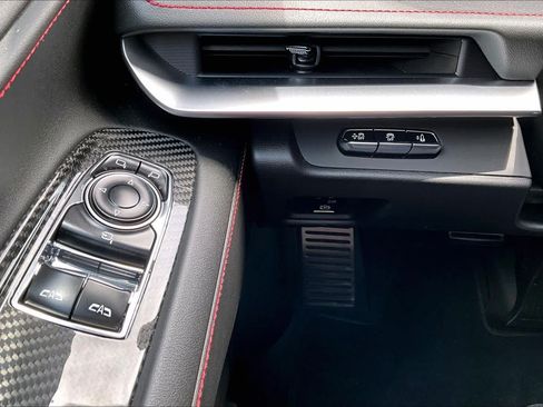 Used 2026 Chevrolet Corvette Z06 RWD image 31