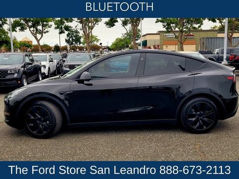 Used 2025 Tesla Model Y Long Range RWD image 5