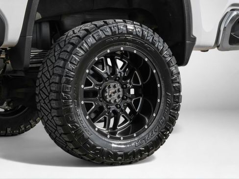 Used 2020 Chevrolet Silverado 2500 LTZ w/ LTZ Premium Package image 68