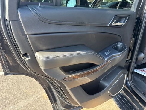 Used 2019 Chevrolet Tahoe LT image 24