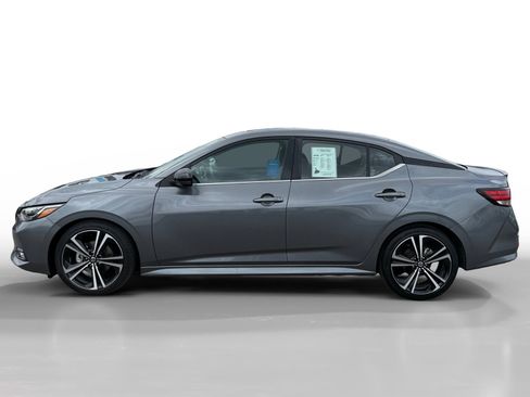 Used 2022 Nissan Sentra SR w/ SR Premium Package FWD image 2