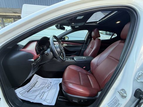 Used 2019 MAZDA MAZDA3 Hatchback w/ Premium Package FWD image 23