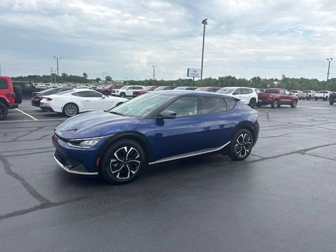 Used 2022 Kia EV6 Wind RWD image 3