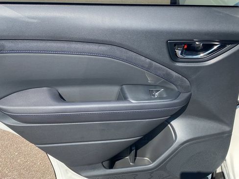 Used 2025 Subaru Forester Limited image 12