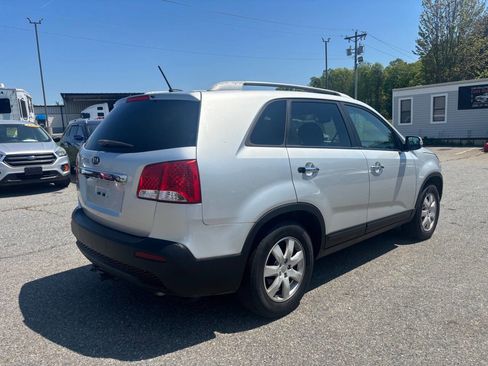 Used 2012 Kia Sorento LX w/ Convenience Pkg image 6