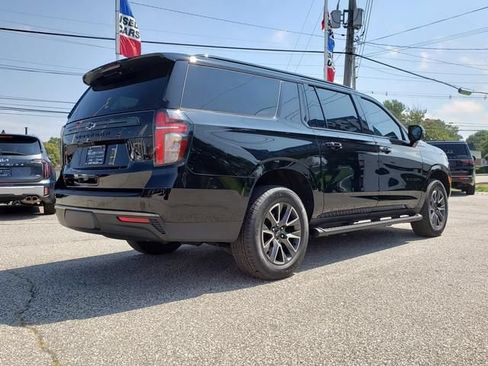 Used 2022 Chevrolet Suburban Z71 w/ Luxury Package AWD/4WD image 3