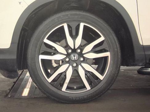 Used 2021 Honda Pilot Touring image 25