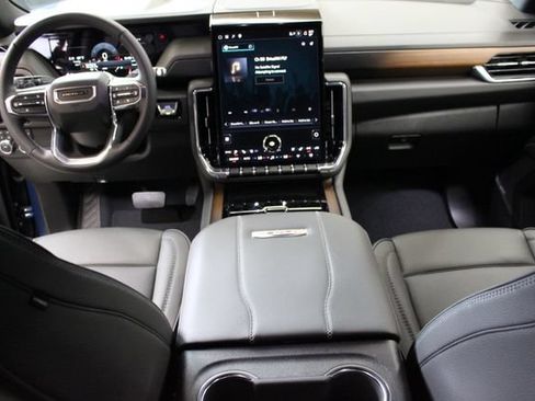 Used 2026 GMC Yukon XL Denali w/ Sun & Power Step Package AWD/4WD image 14