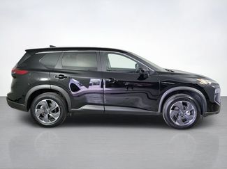 Used 2026 Nissan Rogue SV FWD video 2