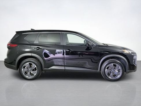 Used 2026 Nissan Rogue SV FWD image 2