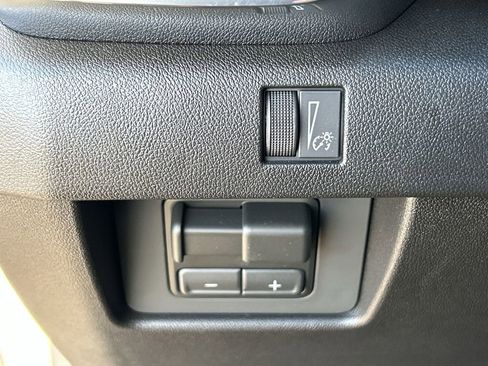 New 2026 GMC Canyon Elevation w/ Convenience Package image 18