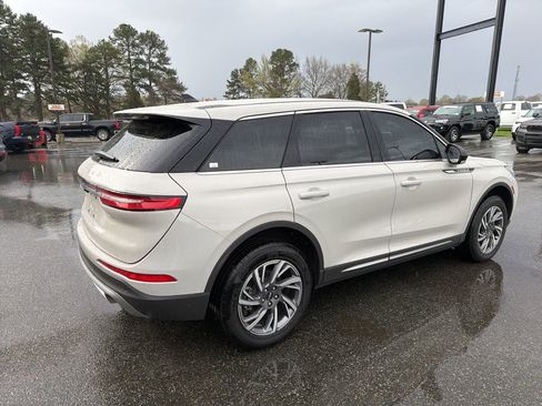 Used 2024 Lincoln Corsair Premiere image 8