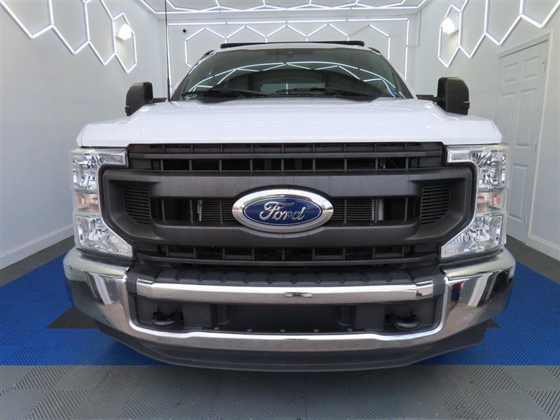 Used 2022 Ford F250 XL w/ Power Equipment Group RWD image 3