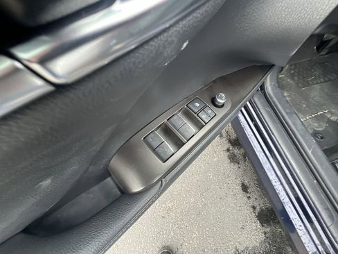 Used 2022 Toyota Camry XLE image 22