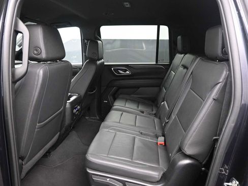Used 2024 Chevrolet Suburban LT image 27