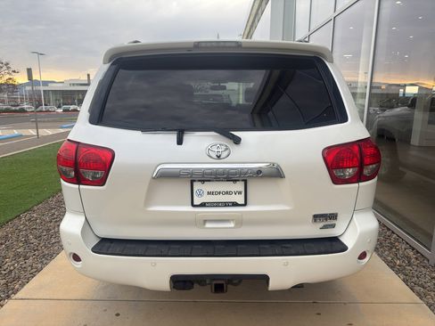 Used 2013 Toyota Sequoia Platinum image 5