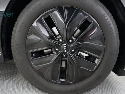 Used 2024 Kia EV6 Wind image 19