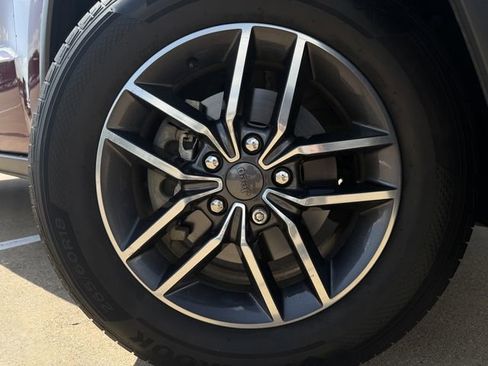 Used 2019 Jeep Grand Cherokee Limited RWD image 10