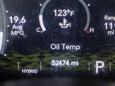 Used 2022 Jeep Wrangler Unlimited Sahara w/ Cold Weather Group AWD/4WD image 18