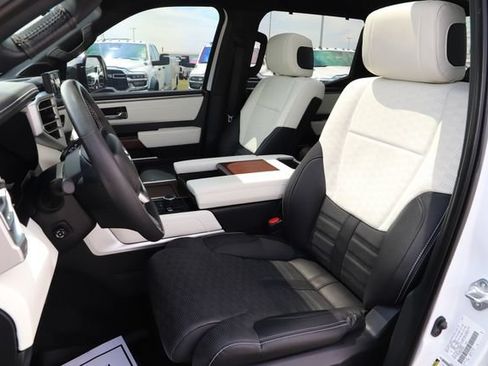 Used 2024 Toyota Tundra Capstone AWD/4WD image 18
