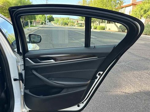Used 2018 BMW 540i xDrive image 38