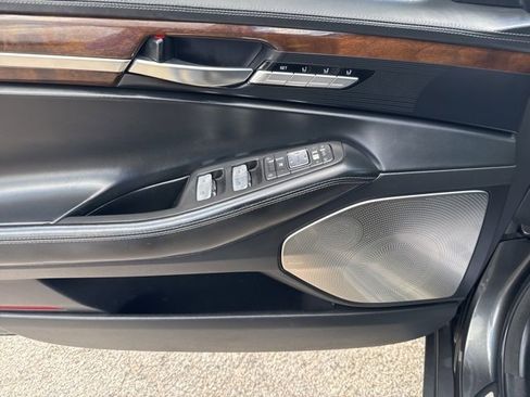 Used 2018 Genesis G90 3.3T Premium image 28