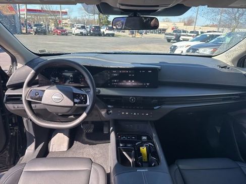 Used 2025 Nissan Murano SV AWD/4WD image 19