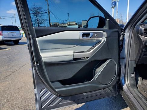 Used 2023 Ford Explorer XLT w/ Equipment Group 202A AWD/4WD image 10