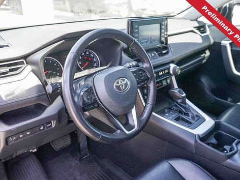Used 2020 Toyota RAV4 XLE Premium FWD image 13
