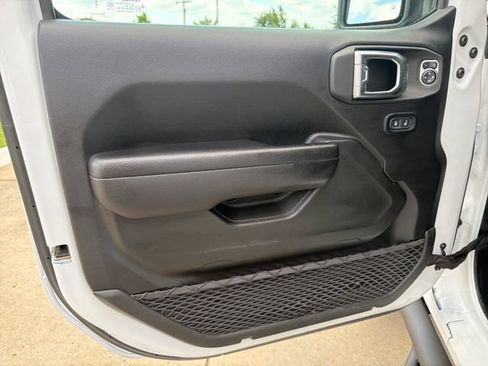 Used 2024 Jeep Wrangler Unlimited AWD/4WD image 12