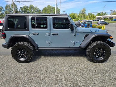 Used 2024 Jeep Wrangler Unlimited AWD/4WD image 6