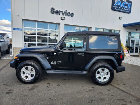 Used 2018 Jeep Wrangler Sport AWD/4WD image 23