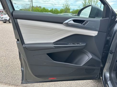 New 2025 Volkswagen Taos SEL image 11