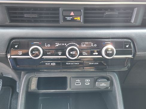 Certified 2024 Honda Pilot Touring image 23