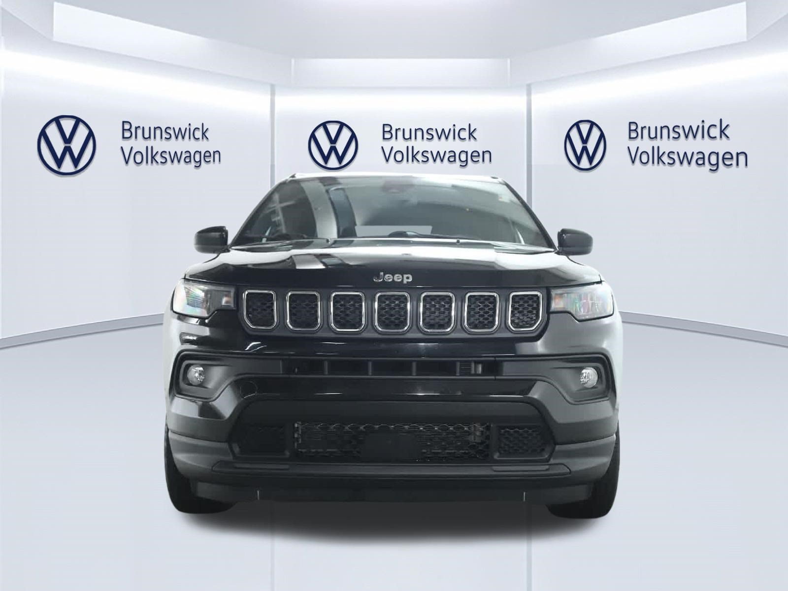 Used 2023 Jeep Compass Latitude AWD/4WD image 5