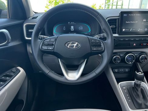 Certified 2024 Hyundai Venue SEL FWD image 39