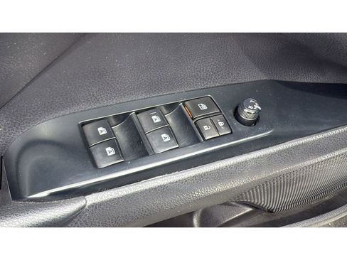 Used 2020 Toyota Camry SE FWD image 14