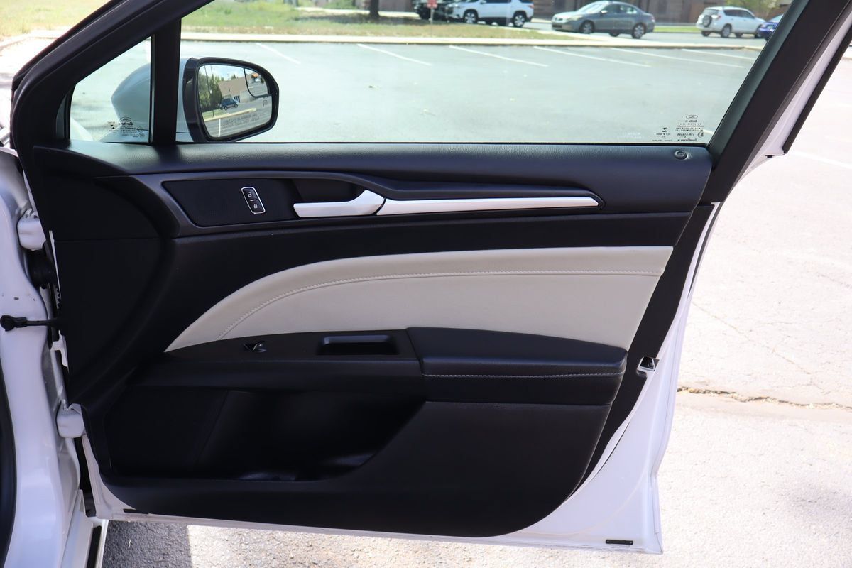 Used 2017 Ford Fusion Titanium FWD image 26
