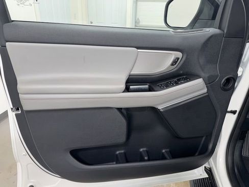 Used 2025 Ford Expedition Active image 10