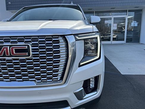 Used 2021 GMC Yukon XL Denali w/ Denali Premium Package AWD/4WD image 31