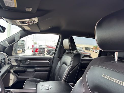Used 2025 RAM 1500 Laramie AWD/4WD image 27