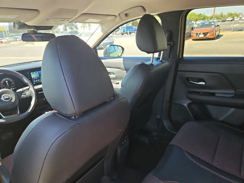 Used 2025 Nissan Kicks SR AWD/4WD image 11