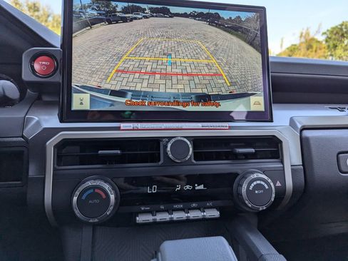 New 2025 Toyota Tacoma TRD Off-Road AWD/4WD image 32